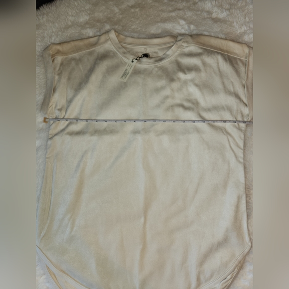 Light yellow blouse - Picture 6 of 10